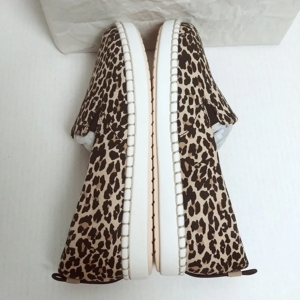 Cloudsteppers By Clarks Step Glow Jade 9W  Whipstitch Shoes Leopard Print